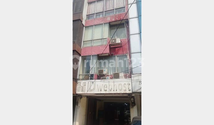 4-Story Shop House at a Strategic Location on Jl. Mampang Prapatan III - South Jakarta 4-Story Shop House at a Strategic Location on Jl. Mampang Prapatan III - South Jakarta