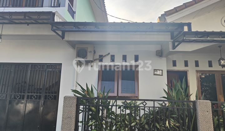 Jual Cepat! Rumah Tinggal 2 Lantai dan Kontrakan 5 Pintu Terisi Penuh di Cibubur, Jakarta Timur 2