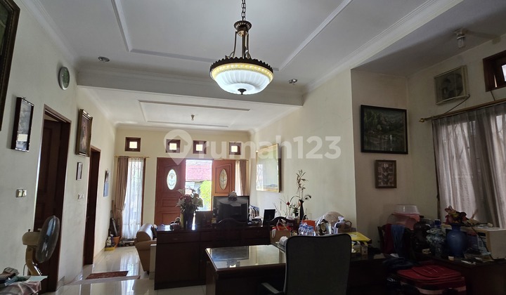 Jual Cepat Rumah Indah Lingkungan Asri Lokasi Strategis di Kebayoran Lama, Jakarta Selatan 2