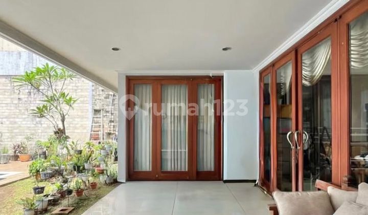 Luxury Ready-to-Occupy House in a Strategic Location at Radio Dalam - South Jakarta 2