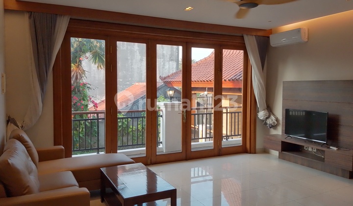 Exclusive Luxury Residential House for Rent in a Strategic Location at Lebak Bulus, South Jakarta 2