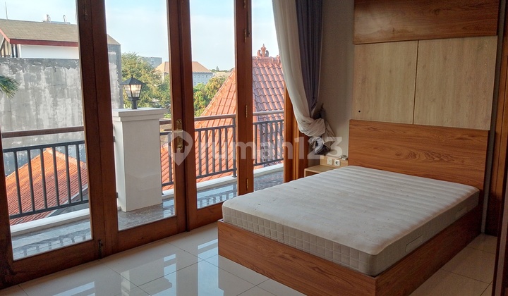 Exclusive Luxury Residential House for Rent in a Strategic Location at Lebak Bulus, South Jakarta Exclusive Luxury Residential House for Rent in a Strategic Location at Lebak Bulus, South Jakarta