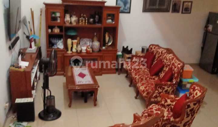 Rumah Bagus Posisi Hoek Siap Huni Lokasi Strategis di Kalibata, Jakarta Selatan 2