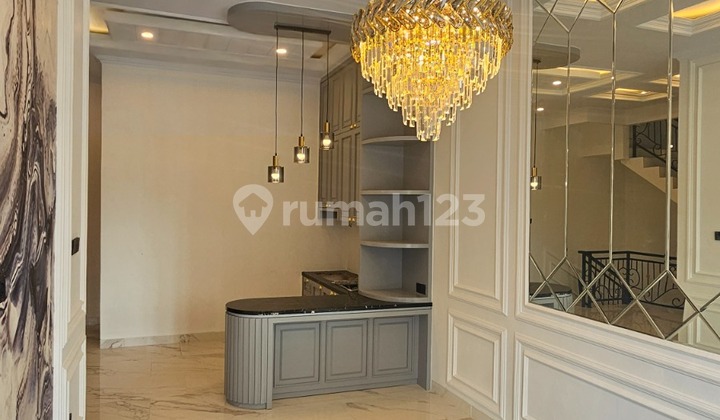 Rumah Mewah Lokasi Strategis di Greenleaf Residence Jagakarsa - Jakarta Selatan