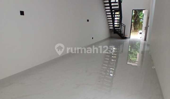 Rumah Bagus Siap Huni Delatinos 2 ½ Lantai - BSD