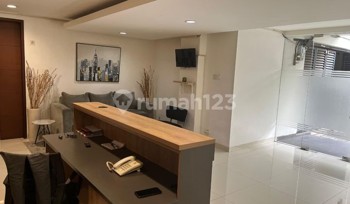 Sewa Ruangan Luas Cocok untuk Kantor / Klinik di Kebayoran Baru, Jakarta Selatan