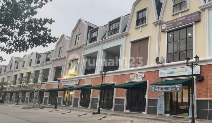 3-Story Shop House on Allerton Lane in Citra Garden Bintaro 3-Story Shop House on Allerton Lane in Citra Garden Bintaro