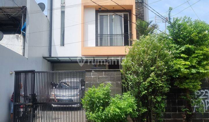 Rumah Minimalis Modern 3.5 Lantai Di Taman Sari Jakarta Barat 1