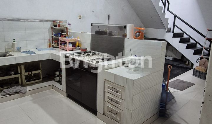 Rumah Cantik Bebas Banjir di Kebayoran Lama 2