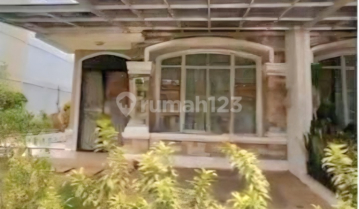 Rumah Di Greenlake City 2 Lantai Hadap Taman Rumah