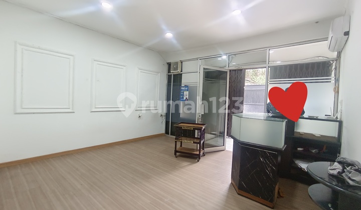 Mau Jual / Sewa 1 Unit Rumah Siap Huni Sekaligus Usaha Persis Pinggir Jalan Raya Daerah Pangeran Jayakarta Jakarta Pusat Mau Jual / Sewa 1 Unit Rumah Siap Huni Sekaligus Usaha Persis Pinggir Jalan Raya Daerah Pangeran Jayakarta Jakarta Pusat