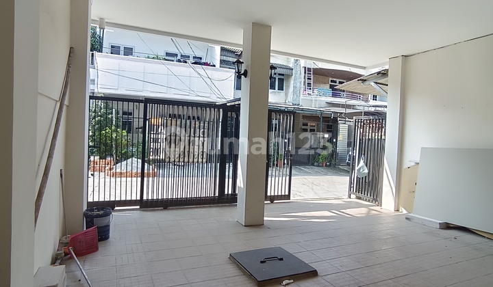 Jual Cepat Rumah Murah Semifurnish Layak Huni 2 1/2 Lantai di Muara Karang Jakarta Utara 2