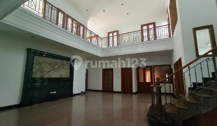 Sale..!!! Luxurious Fully Furnished House Ready to Occupied, Selling for Land Price Only, Land Area 800 Meters in Rajawali, Kemayoran, Central Jakarta. Sale..!!! Luxurious Fully Furnished House Ready to Occupied, Selling for Land Price Only, Land Area 800 Meters in Rajawali, Kemayoran, Central Jakarta.