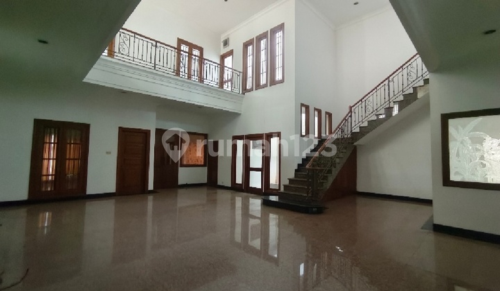 Jual Murah Rumah Mewah Siap Huni Hitung Tanah Saja dengan Luas 800 Meter di Rajawali Kemayoran Jakarta Pusat