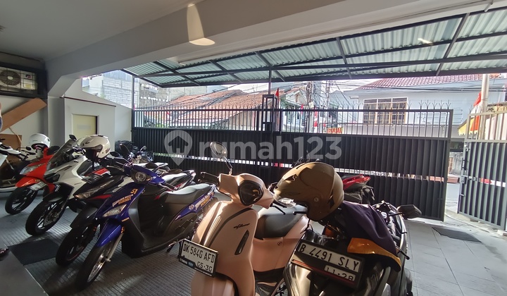 Dijual Cepat Rumah Kost di Pinggir Jalan Raya Daerah Kartini Jakarta Pusat 2