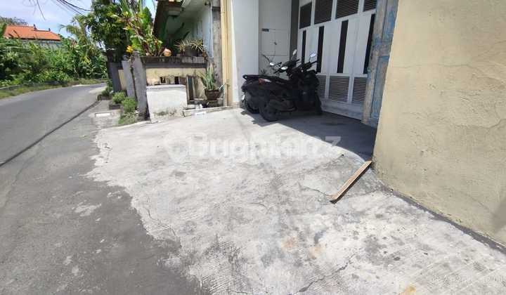 For Rent Strategic Shop House 4 Bedrooms 200M2 Jl Kubu Gunung Dalung North Kuta Bali 2