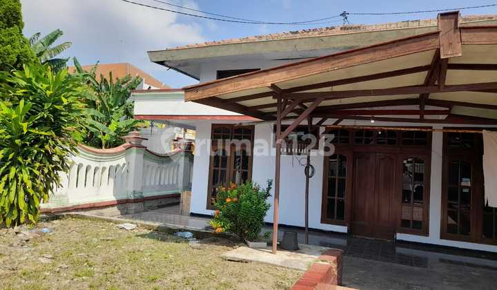 Rumah Luas Tanah 316 M² Hadap Timur Di [lokasi Prima]! Harga 1.7 Milyar Nego Keras!