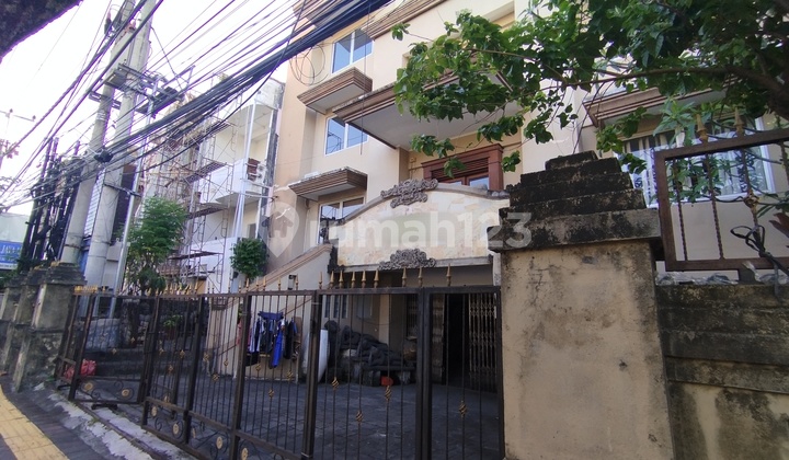 Gedung Komersial 3 Lantai + Basement Di Jl. Utama Diponegoro, Denpasar. Eks Bank & Kampus