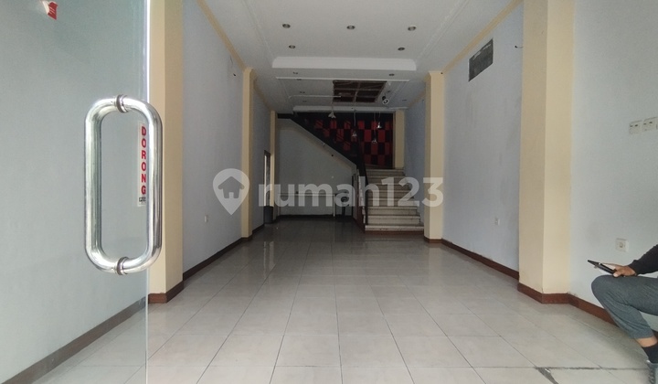 Strategic 2-Story Shop House on Raya Puputan Renon, Denpasar - 450m² Land Area Near the Field 2