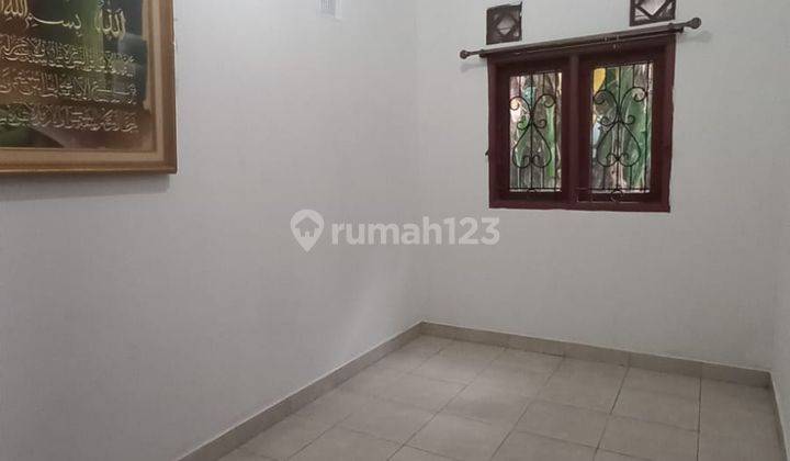 Rumah 3 Lantai Dekat Rumah Sakit, Sekolah di Beji Depok 2