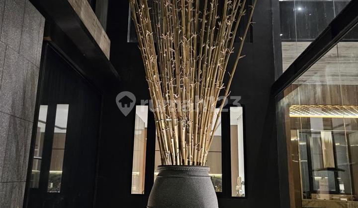 Rumah Mewah Tropical di Pantai Indah Kapuk