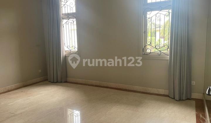 For Rent Luxury House\Pool\Full Furnished\West Jakarta