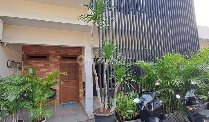 Rumah Sewa  Semi Furnished Kebayoran Baru, Jakarta Selatan 1