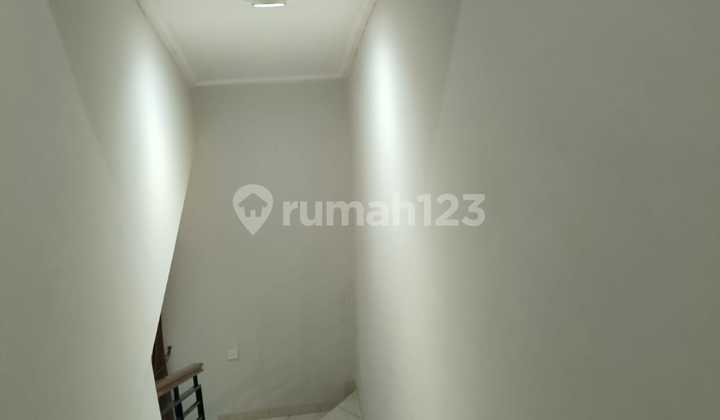 For Sale Cheap House in Canary Gading Serpong 2