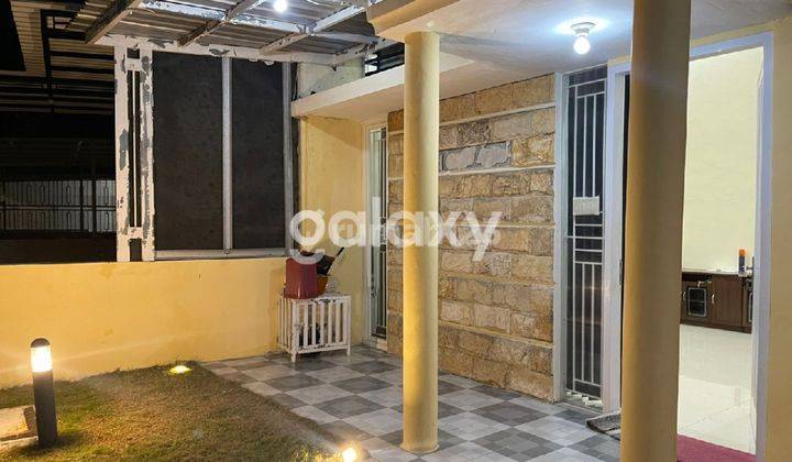 tampak depan de naila residence menganti