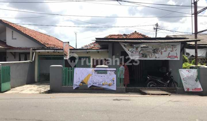 House on the Side of Muchtar Tabrani Street Adjacent to Sumarecon Bekasi West Java 2