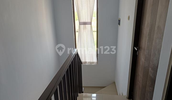 Rumah Bagus Siap Huni Di Golden City Cluster Greenwood Dekat Sumarecon Bekasi  2