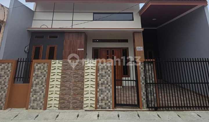 Rumah Hook Di Griya Asri Ujung Harapan Bekasi 