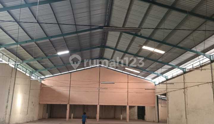 Gudang di Tapos Bogor Jawa Barat Gudang di Tapos Bogor Jawa Barat