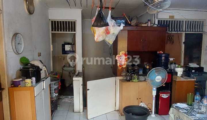 Roadside House Suitable for Workshop Business, Showroom, or Office Roadside House Suitable for Workshop Business, Showroom, or Office