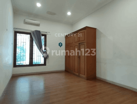 Luxury House with Private Pool in Kemang Dalam, South Jakarta 2