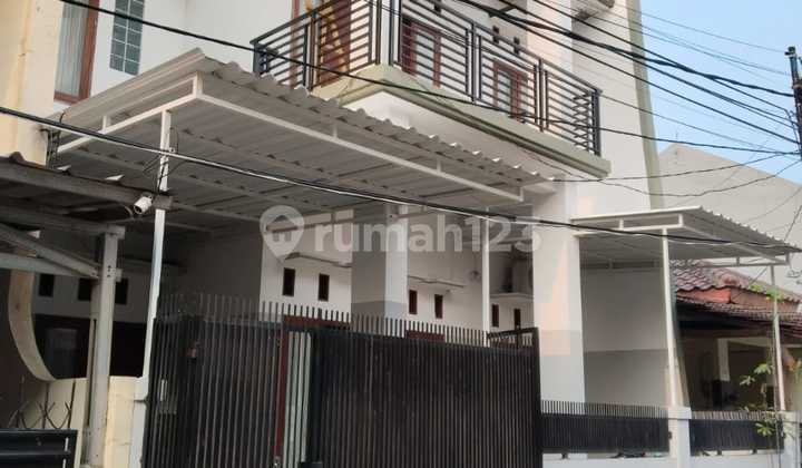 3-Story House in Walikota Kelapa Gading Timur Housing Complex