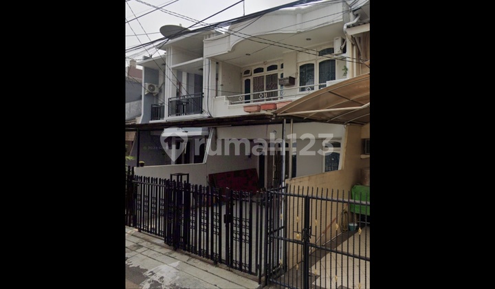 Janur Asri Standard Two-Story House in Kelapa Gading