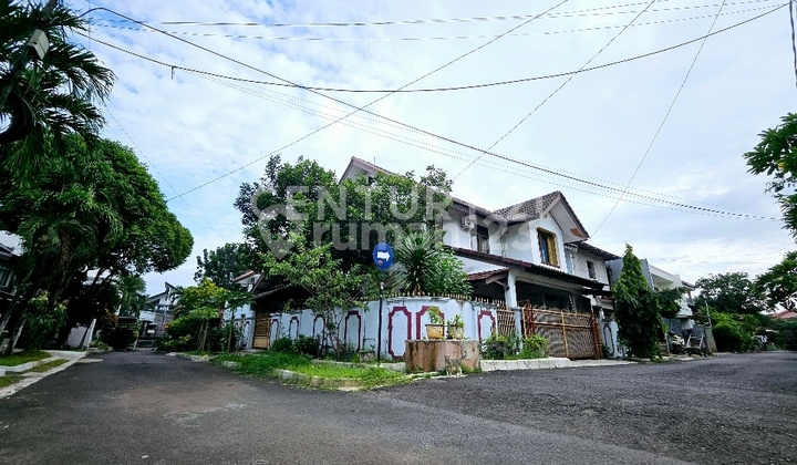 Hook House in Bank Niaga Complex in West Pejaten, Pasar Minggu