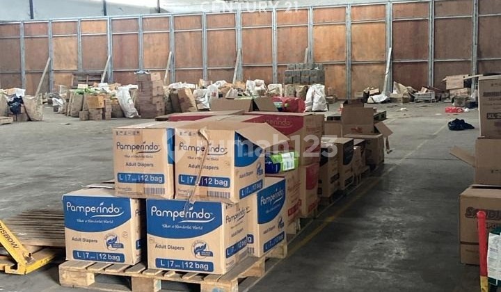 Warehouse Area 1300M2 Fits 40 Foot Containers in Cibitung, Bekasi