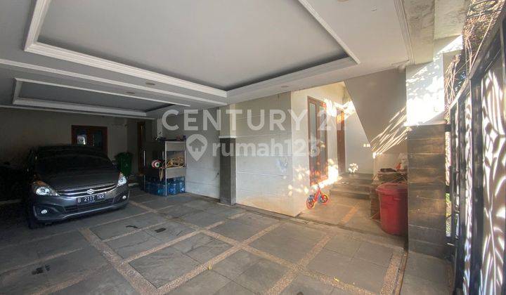 2 Rumah Dalam 1 Lokasi Beserta 12 Kamar Kost Dekat Taman Mini 2