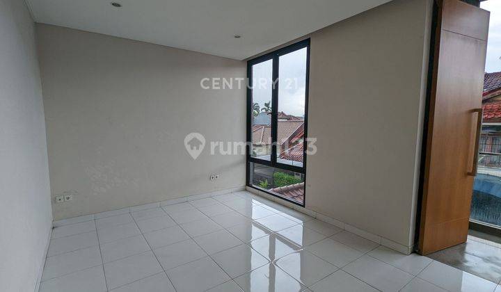 Rumah Menarik Dan Modern Di Komplek Griya Bintara Indah Bintara 2