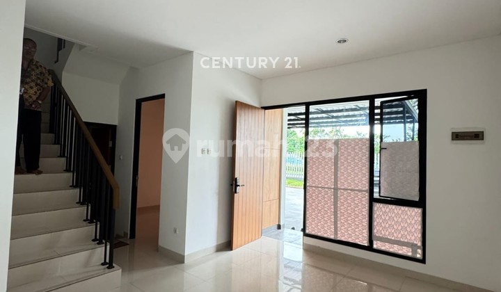 Brand New House Near SIS School in Metland Menteng, East Jakarta