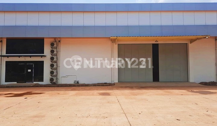 Warehouse on Jl Sri Sultan Hamengku Buwono, Ujung Menteng, Jakarta Warehouse on Jl Sri Sultan Hamengku Buwono, Ujung Menteng, Jakarta