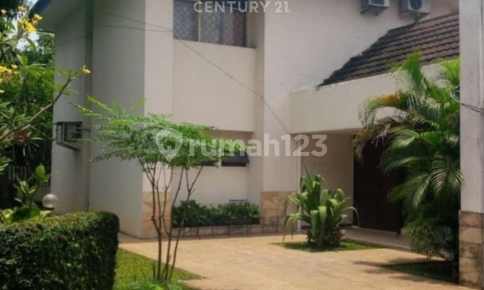 Comfortable Charming House Located on Kayu Putih Main Road, East Jakarta