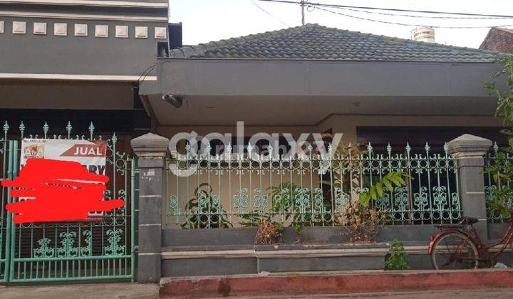 rumah 3 lantai bisa untuk kantor 1