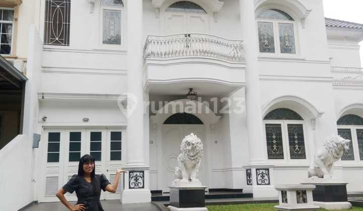 Sell Fast Luxury House Legenda Wisata Cibubur Full Finished Da Vinci. Good SHM House in Cibubur 2