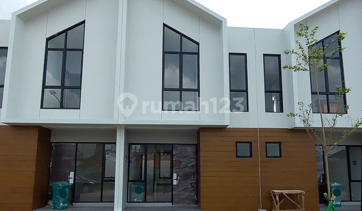 Jual Rumah Cantik Baru Renov, Citra Garden Puri. (4 AC 1/2 Pk + 1 AC 1 Pk) Fasilitas Perumahan Ada Gym, Swimming Pool, Taman. Cocok untuk Keluarga & Semi Furnished. SHM. Hubungi Kami untuk Nego!! Jual Rumah Cantik Baru Renov, Citra Garden Puri. (4 AC 1/2 Pk + 1 AC 1 Pk) Fasilitas Perumahan Ada Gym, Swimming Pool, Taman. Cocok untuk Keluarga & Semi Furnished. SHM. Hubungi Kami untuk Nego!!