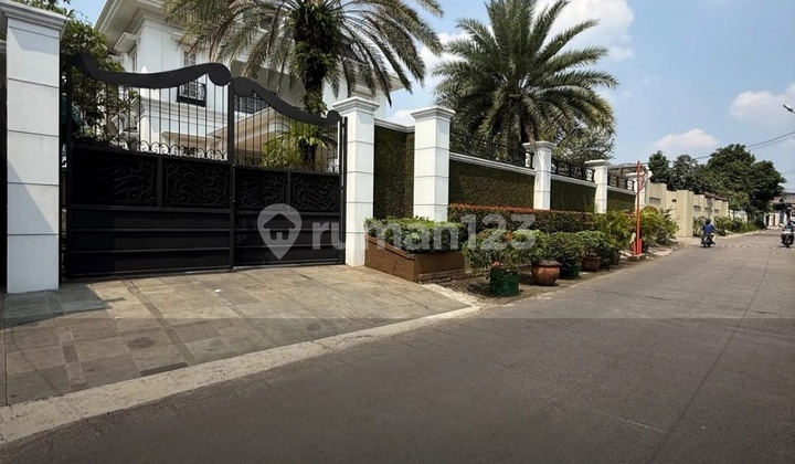 Jual Cepat Rumah Mewah Ada Kolam Renang Cirendeu Tangerang Selatan ! Jual Cepat Rumah Mewah Ada Kolam Renang Cirendeu Tangerang Selatan !