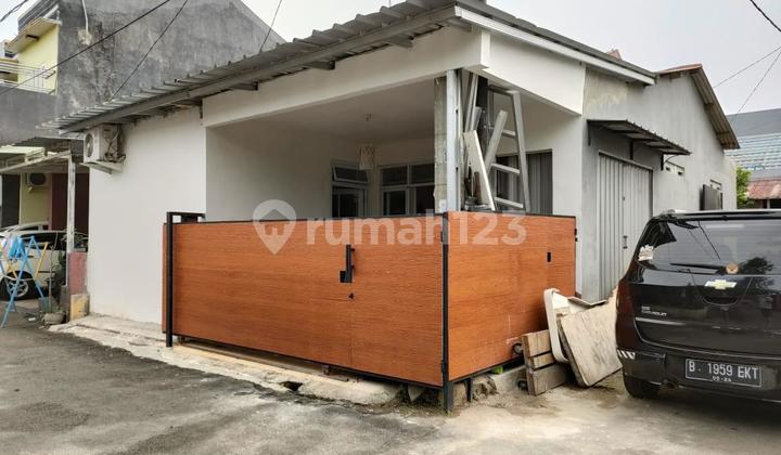 Jual Cepat! Rumah Pesona Grogol 2 Limo Depok Posisi Hoek. Butuh Uang Banget! Jual Cepat! Rumah Pesona Grogol 2 Limo Depok Posisi Hoek. Butuh Uang Banget!