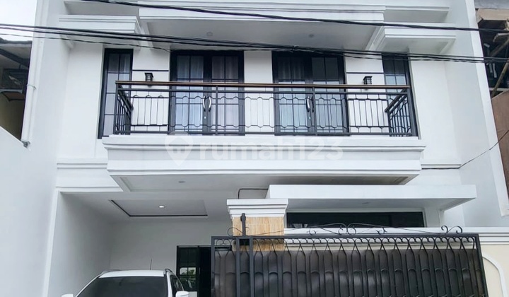 Rumah Cantik American Classic Pamulang Permai 2 Dijual Cepat! Owner Mau Pindah Kerja !